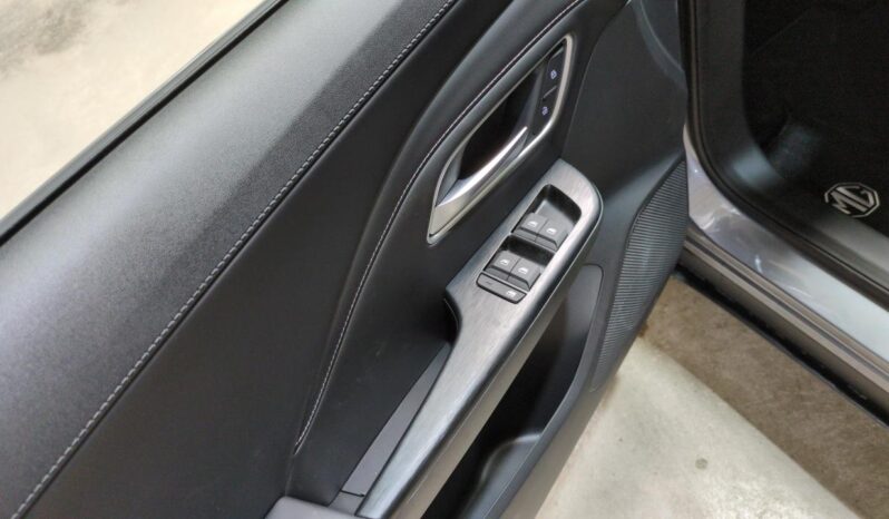 MG ZS 1.5 L HYBRID+ 197 CH BVA LUXURY complet