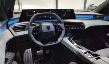 PEUGEOT 5008 HYBRID 145 CH BVA E-DCS6 7PL GT complet