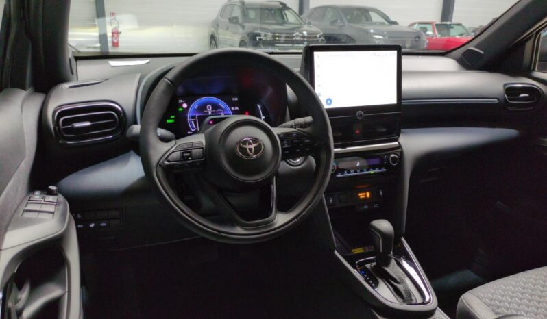 TOYOTA YARIS CROSS HYBRIDE 130H 2WD BVA DESIGN SUREQUIPE (RADARS AV-AR, SIÈGES CHAUFFANTS, ANGLES MORTS) complet