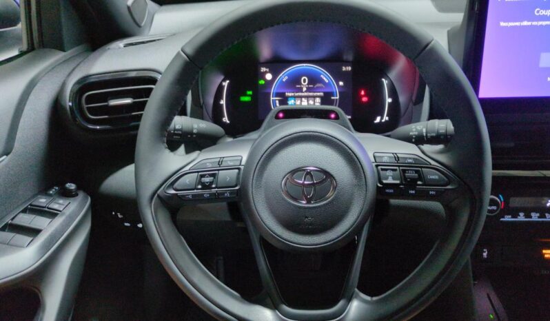 TOYOTA YARIS CROSS HYBRIDE 130H 2WD BVA DESIGN SUREQUIPE (RADARS AV-AR, SIÈGES CHAUFFANTS, ANGLES MORTS) complet
