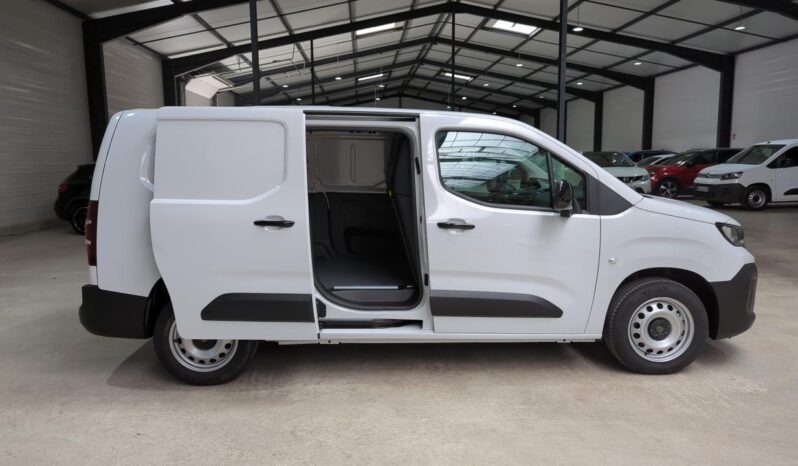 PEUGEOT PARTNER FOURGON XL DIESEL 130 CH AUTOMATIQUE 3PL SUREQUIPE complet